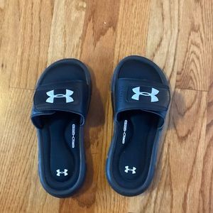 Black under armor slides size 2 like new condition